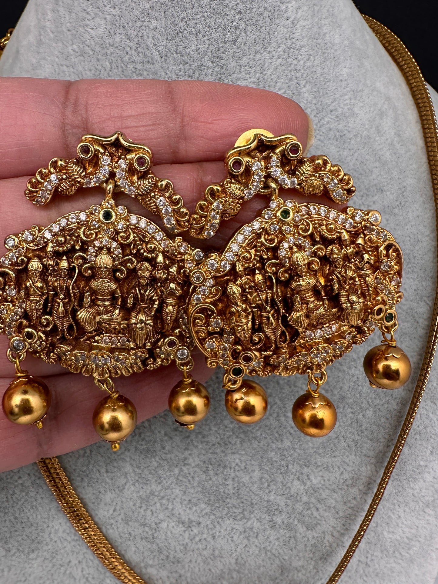 Lord Vishnu Darbar Nakshi Matte Finish Pendent Set