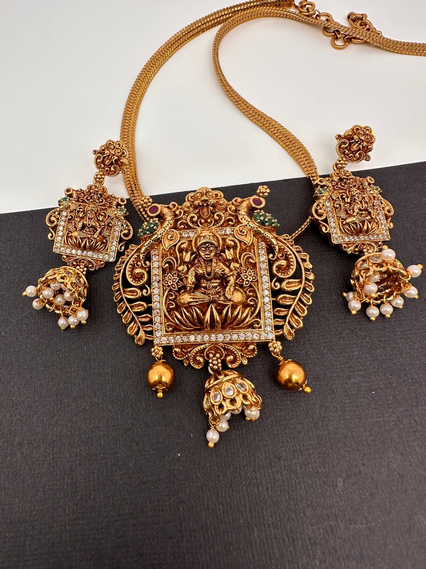Goddess Lakshmi Nakshi Matte Finish Pendent Set