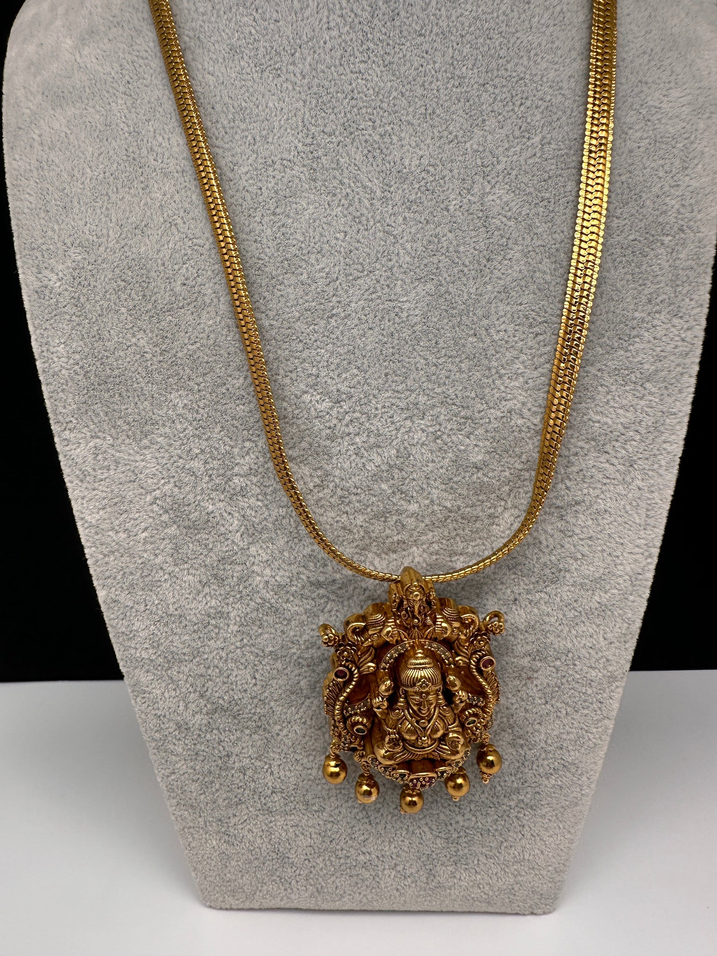 Goddess Lakshmi Ganesha Nakshi Matte Finish Pendent Set