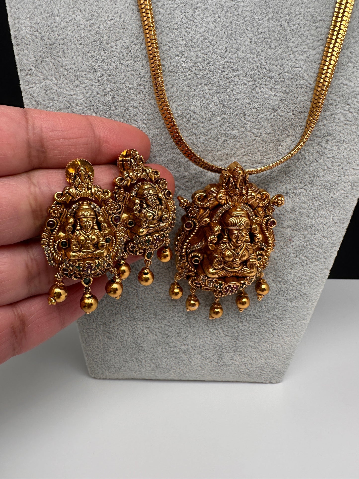 Goddess Lakshmi Ganesha Nakshi Matte Finish Pendent Set
