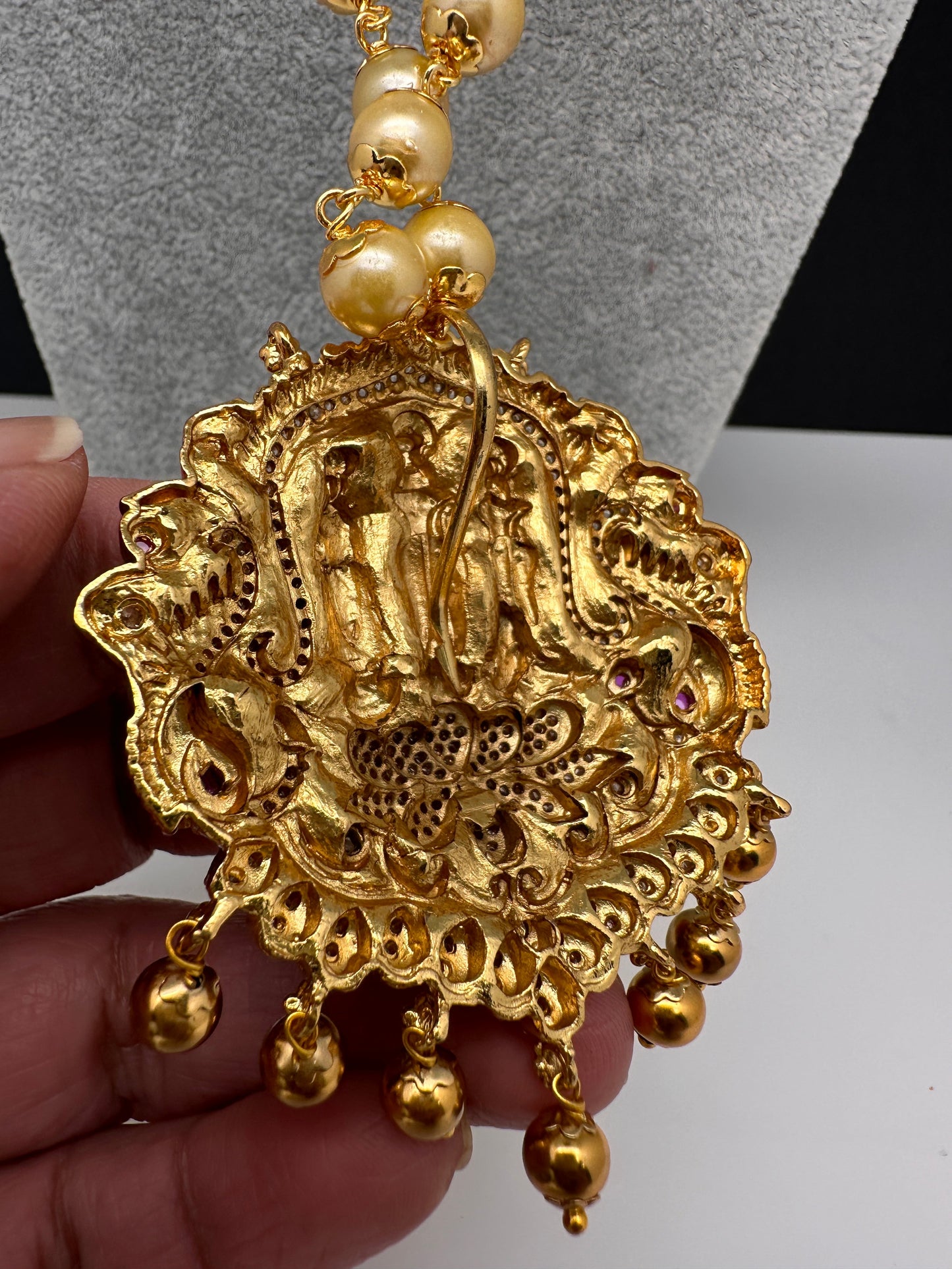 Ram Parivaar Nakshi Matte Finish Pendent Set