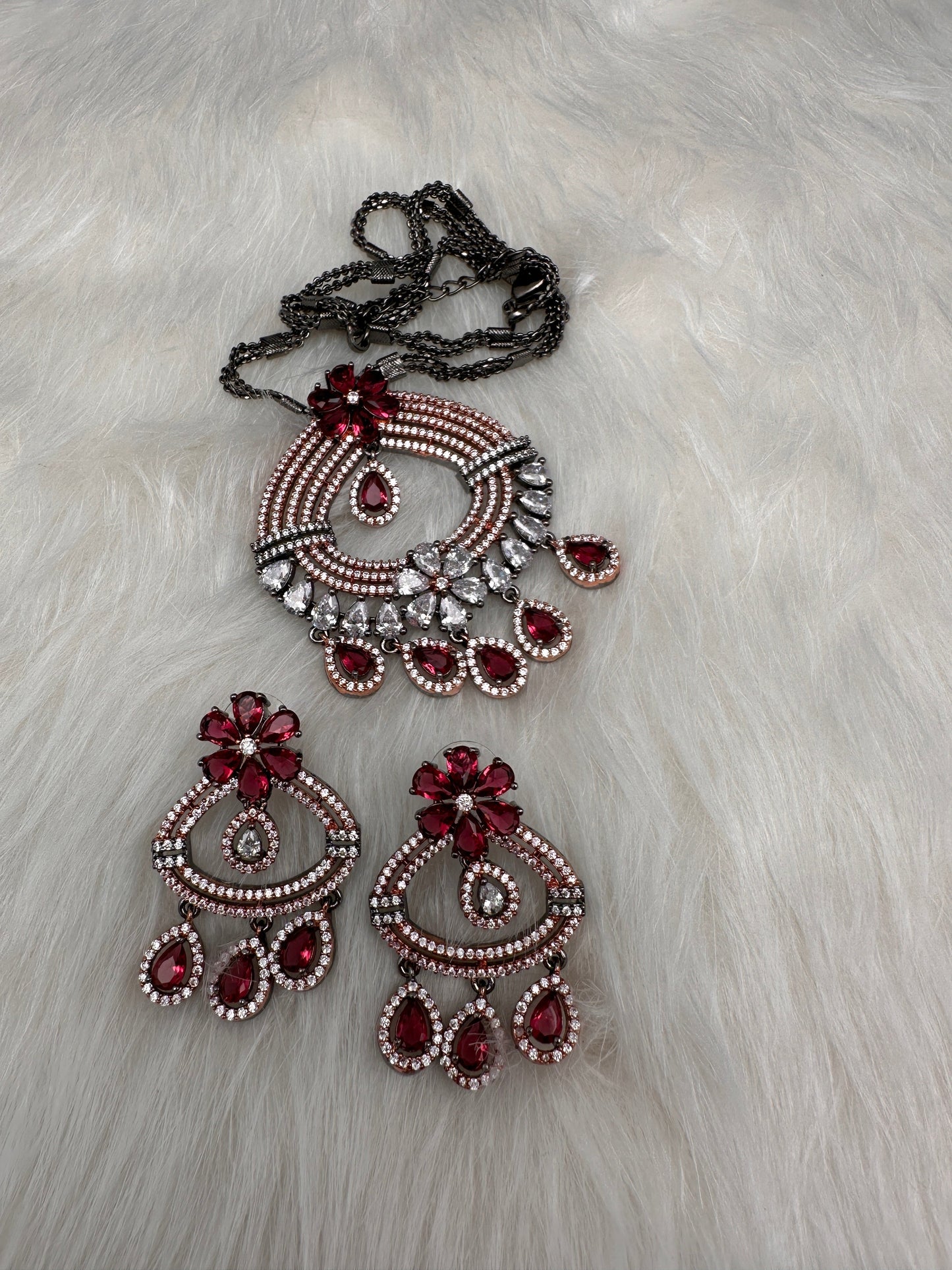 AD Floral Victorian Color Stone Pendent Set - Red