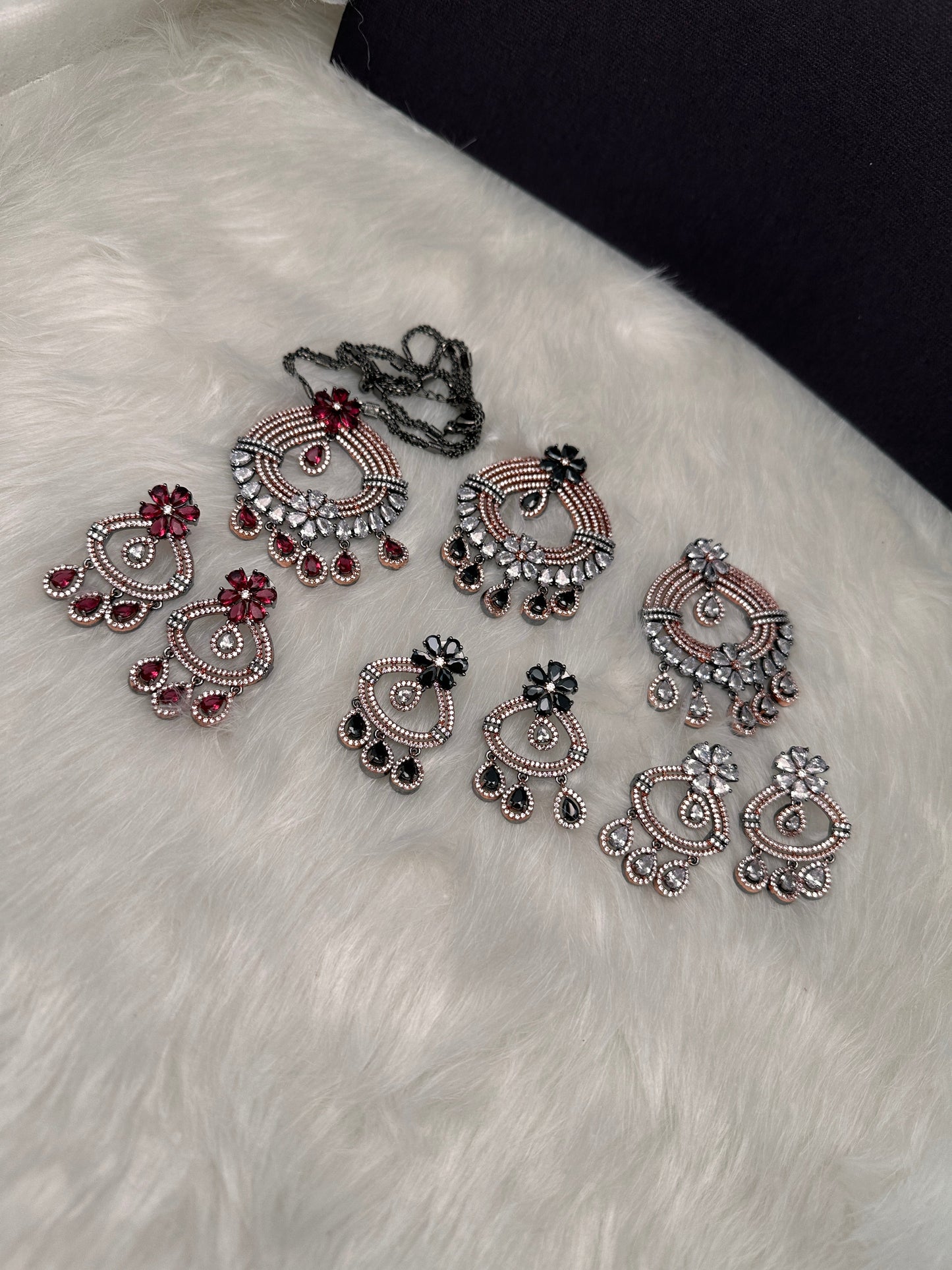 AD Floral Victorian Color Stone Pendent Set - Red