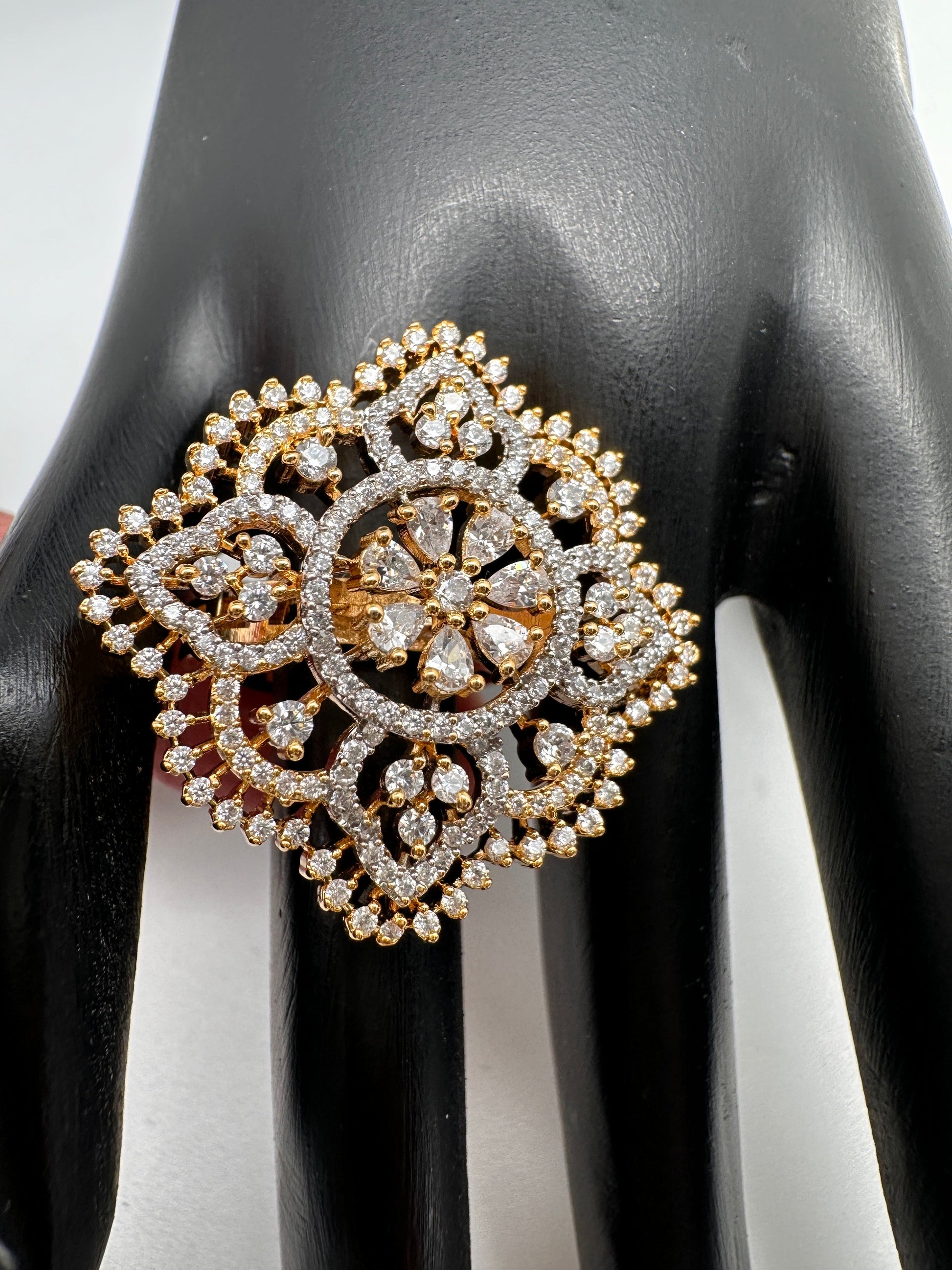AD  Adjustable Color Stone Cocktail lRing - Gold