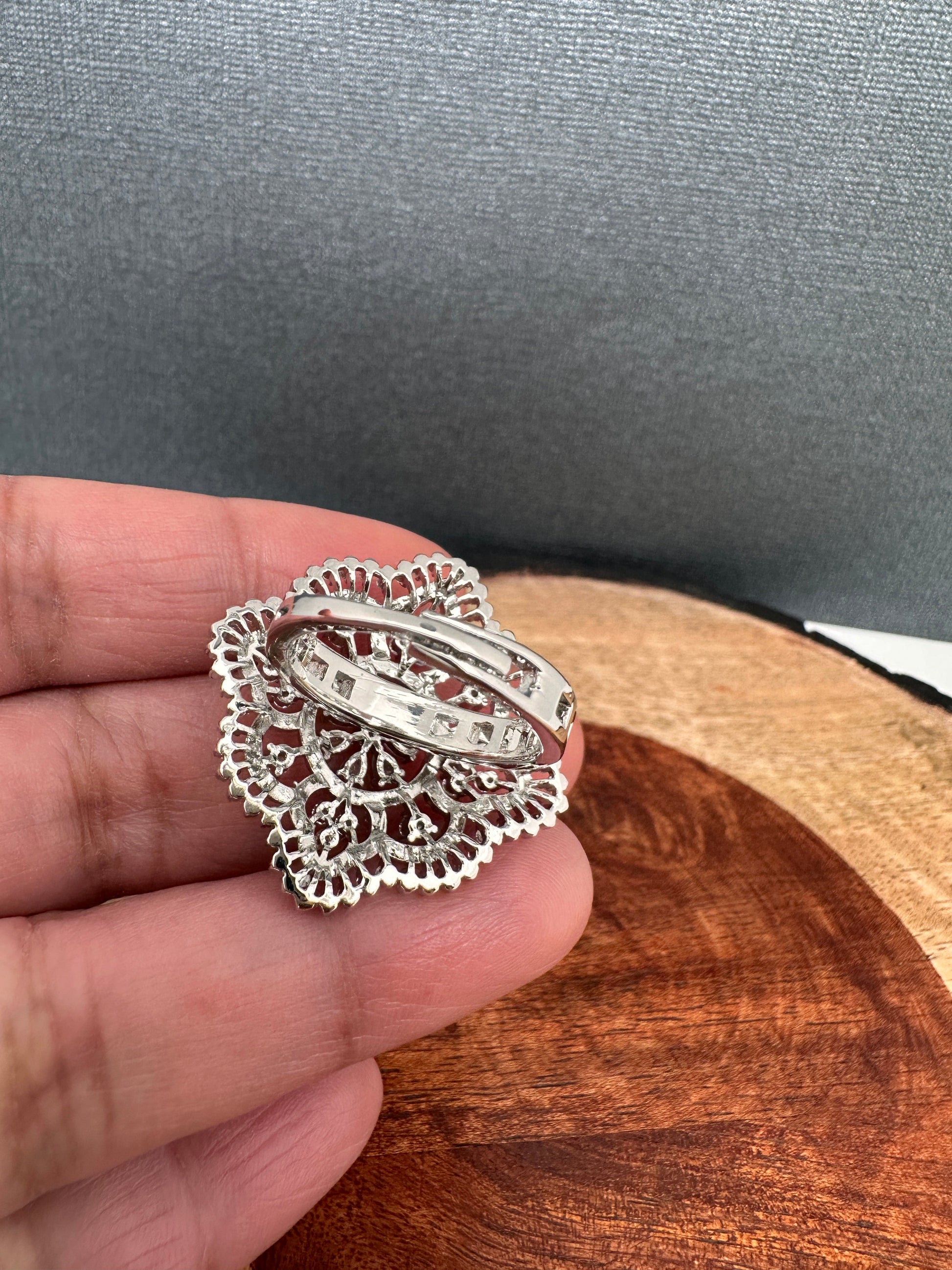 AD  Adjustable Color Stone Cocktail lRing - White