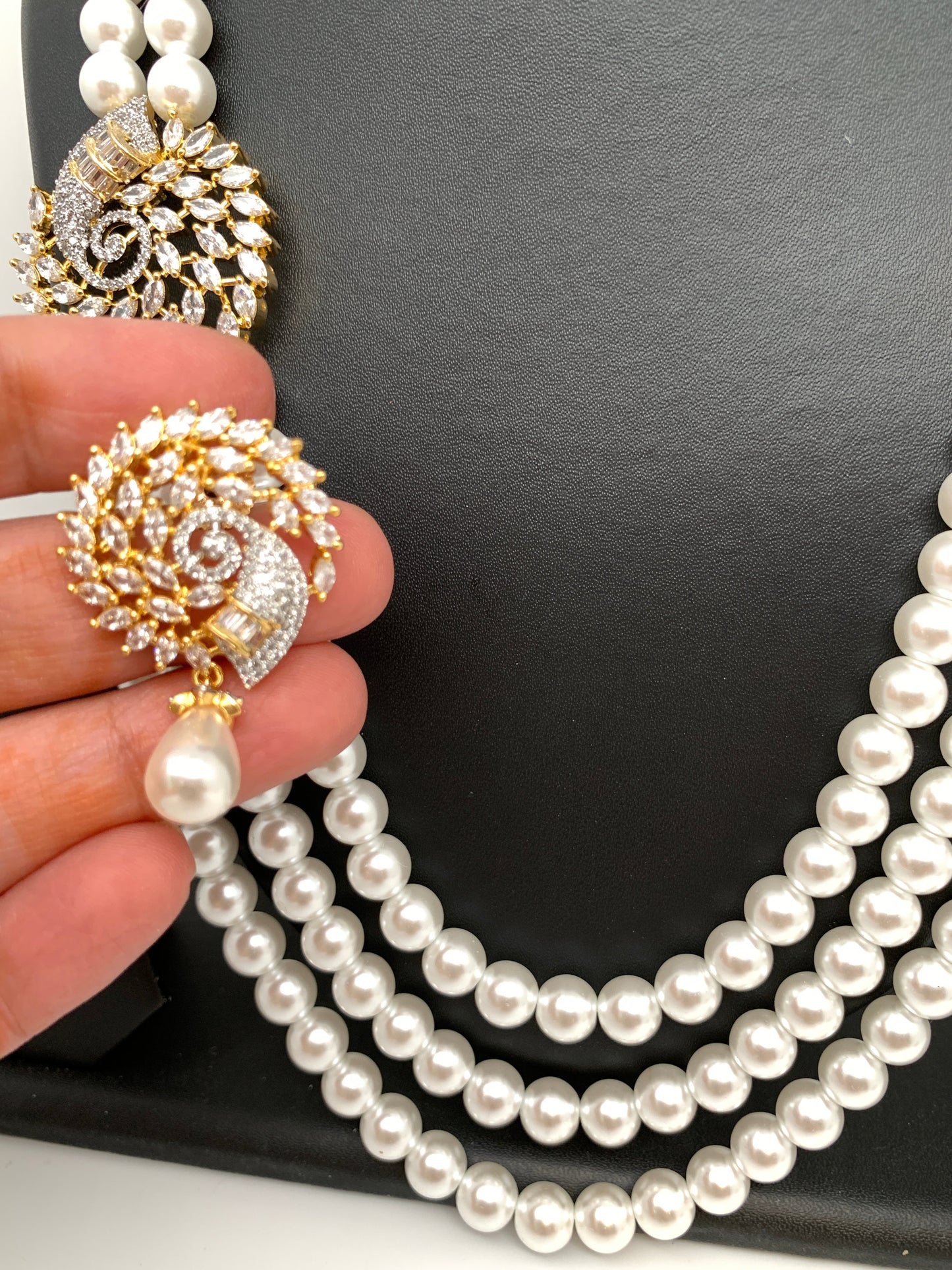 Dual Side Pendent Rani Haar with Shell Pearl Necklace