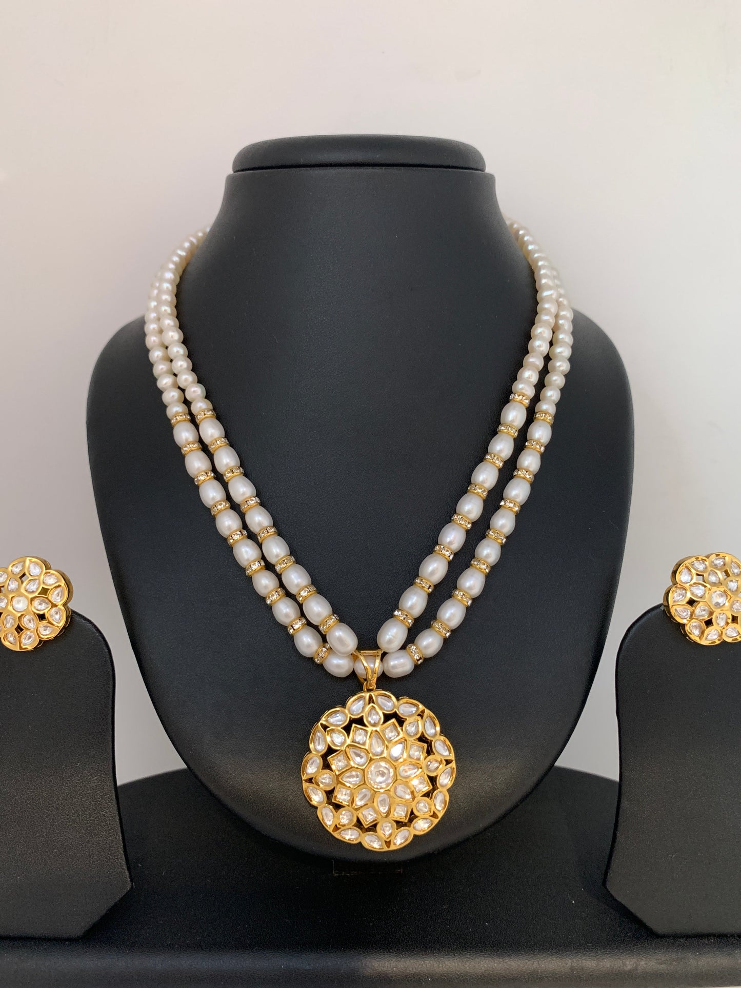 Kundan Pendent Set with Real Pearls Neckalce