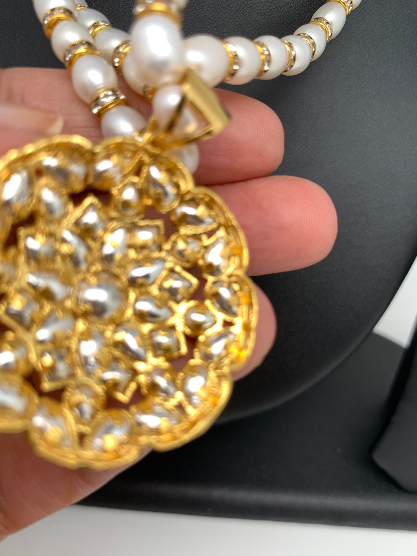 Kundan Pendent Set with Real Pearls Neckalce