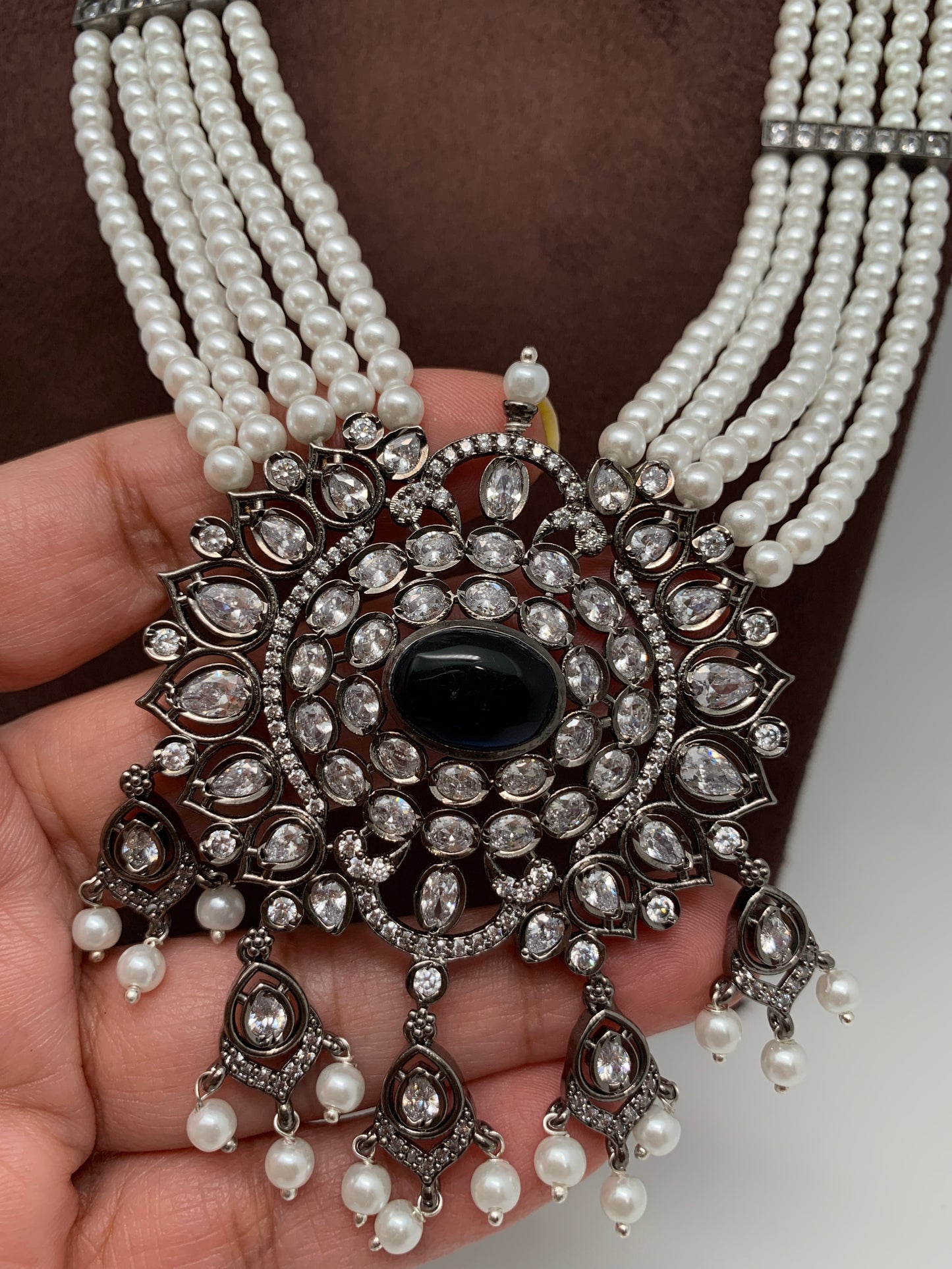 Shell Pearl Raani Haar with Victorian Polish Blue Stone Moissanite Pendent