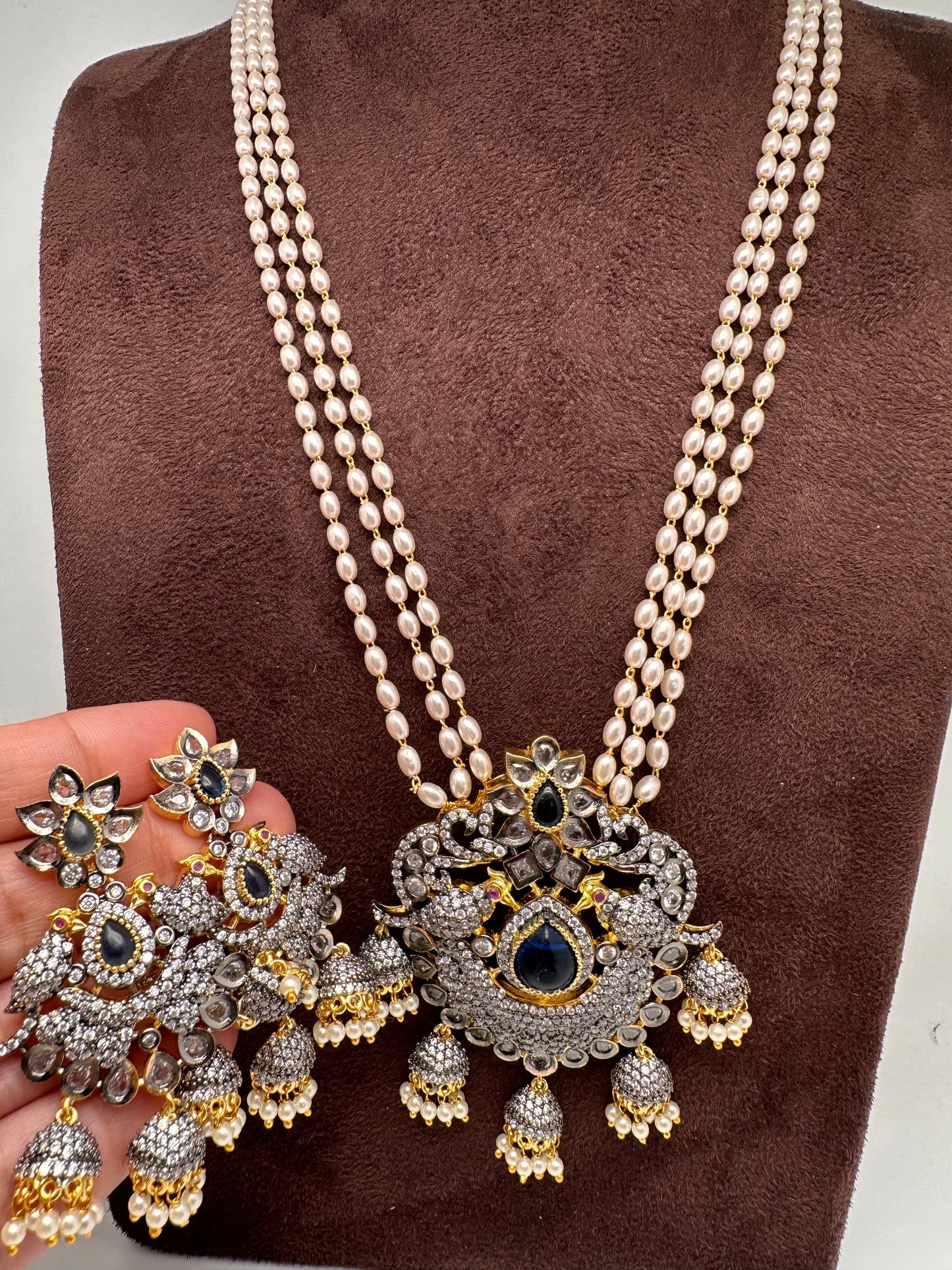 AD Blue Stone Pendent Rice Pearl Mala