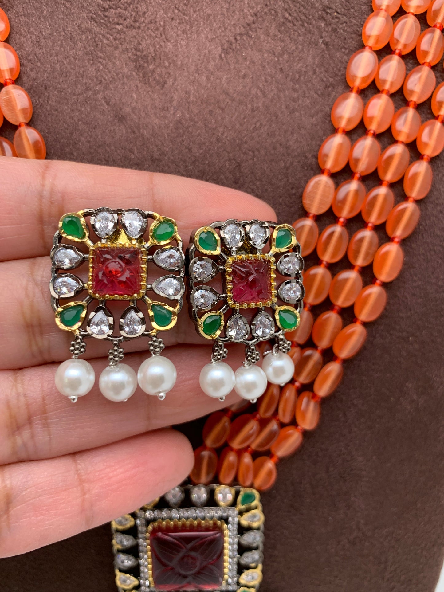 Red Green Stone AD Victorian Polish Pendent and Orange Monalisa Beads Necklace