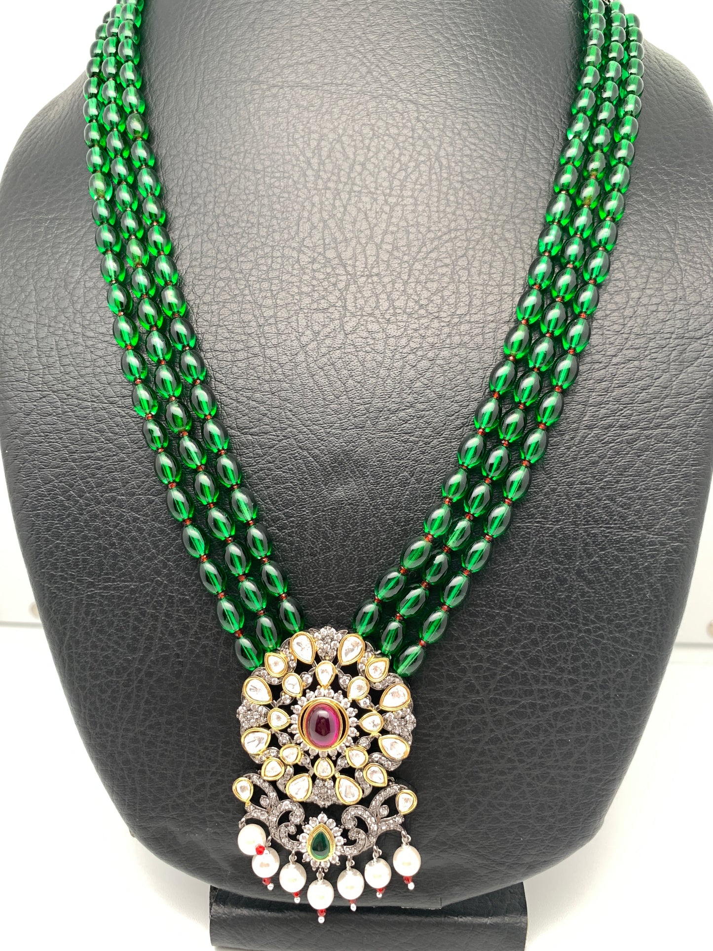 Kundan Pink Stone Victorian Polish Pendent with Green Beads Necklace Set