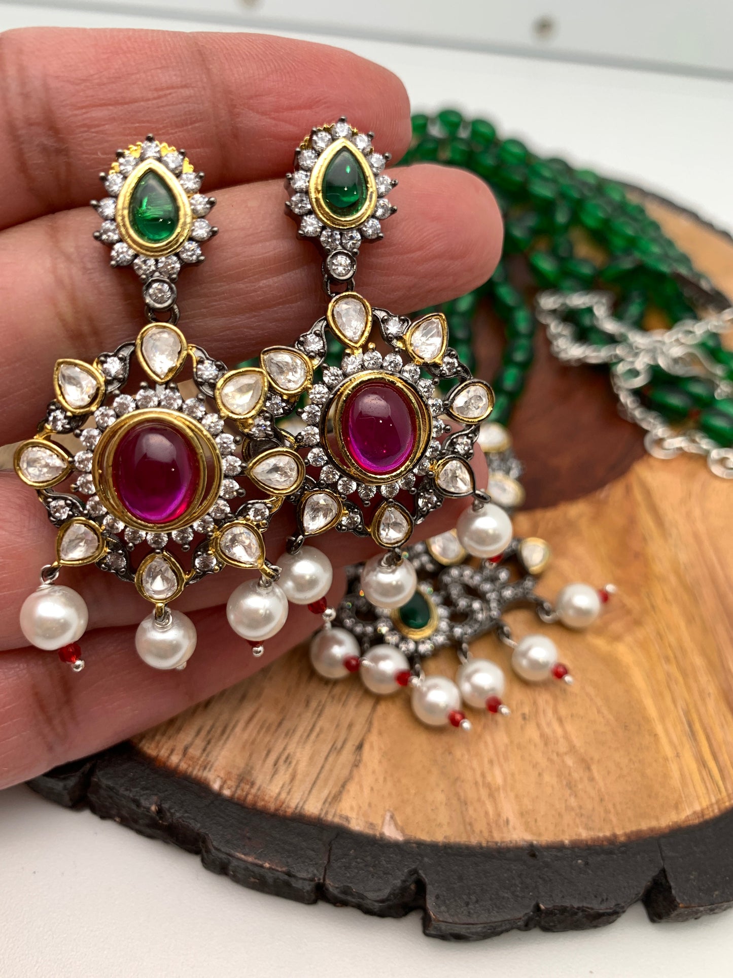Kundan Pink Stone Victorian Polish Pendent with Green Beads Necklace Set