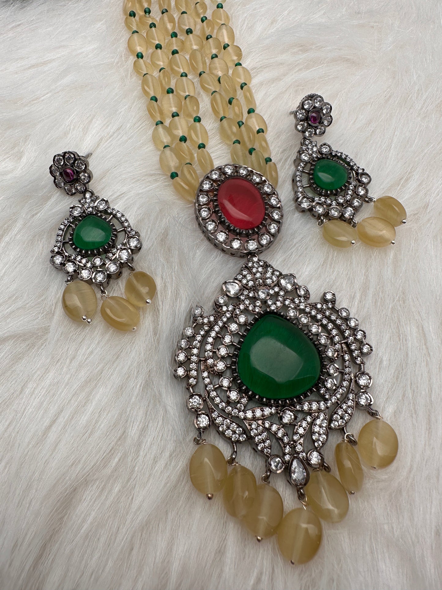 Red Green Stone AD Victorian Polish Pendent and Yellow Beads Necklace