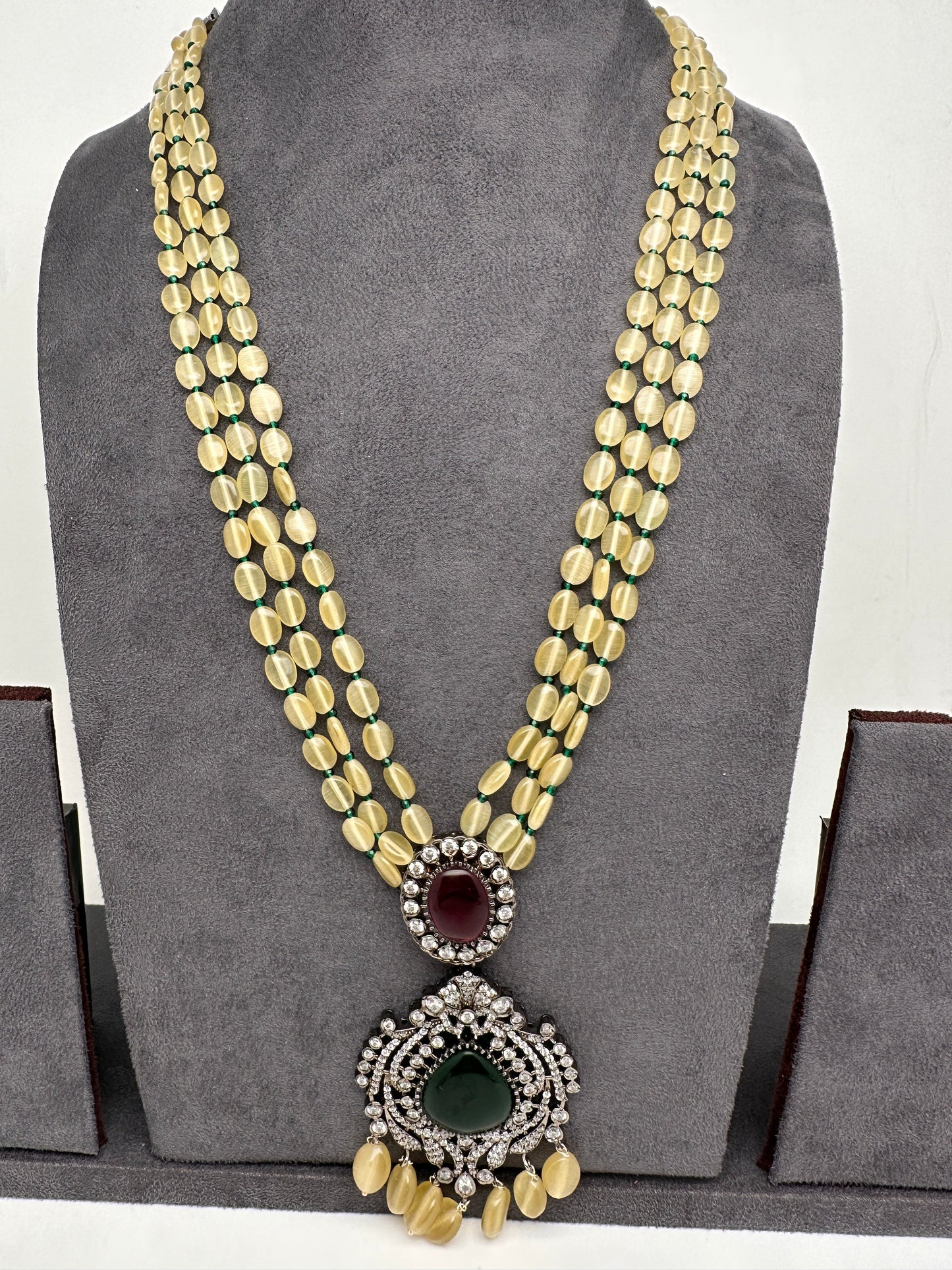 Red Green Stone AD Victorian Polish Pendent and Yellow Beads Necklace