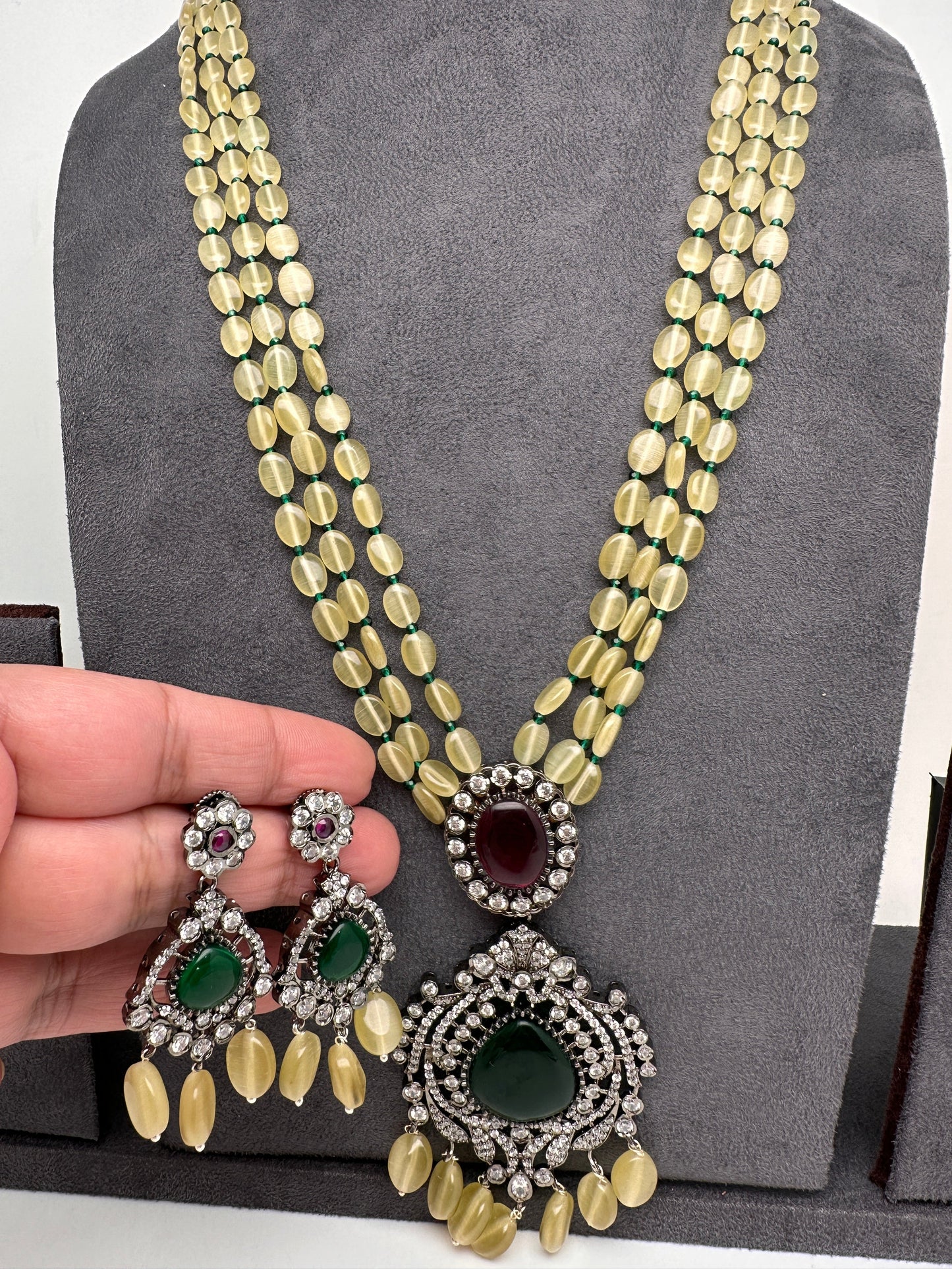 Red Green Stone AD Victorian Polish Pendent and Yellow Beads Necklace