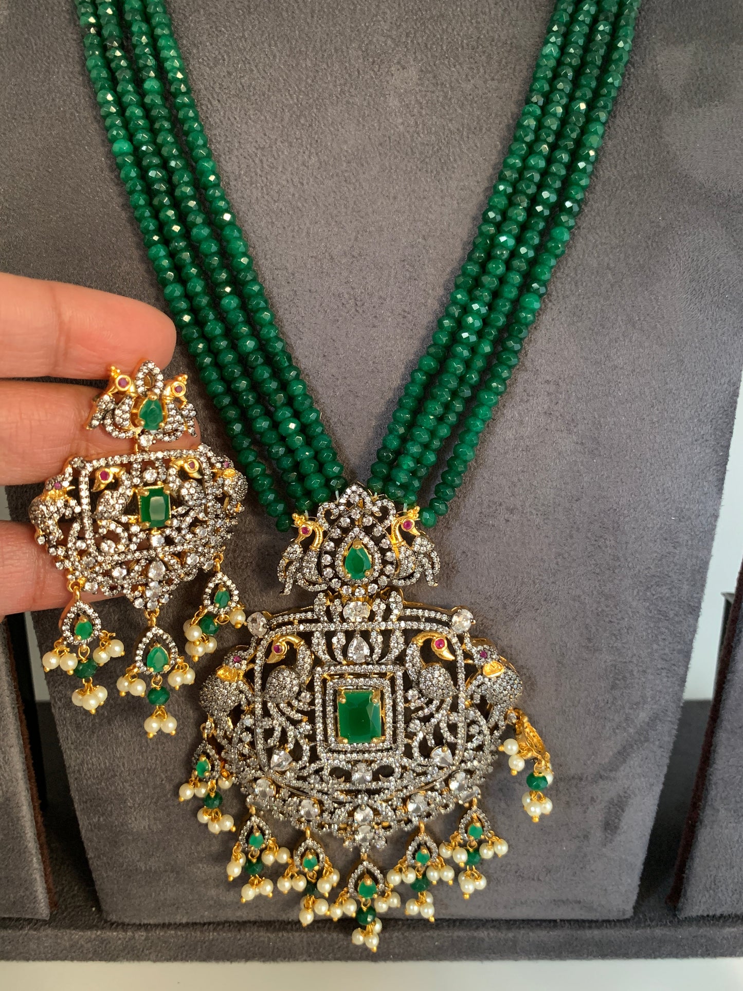 AD Green Stone Pendent Emerald Green Beads Long Mala
