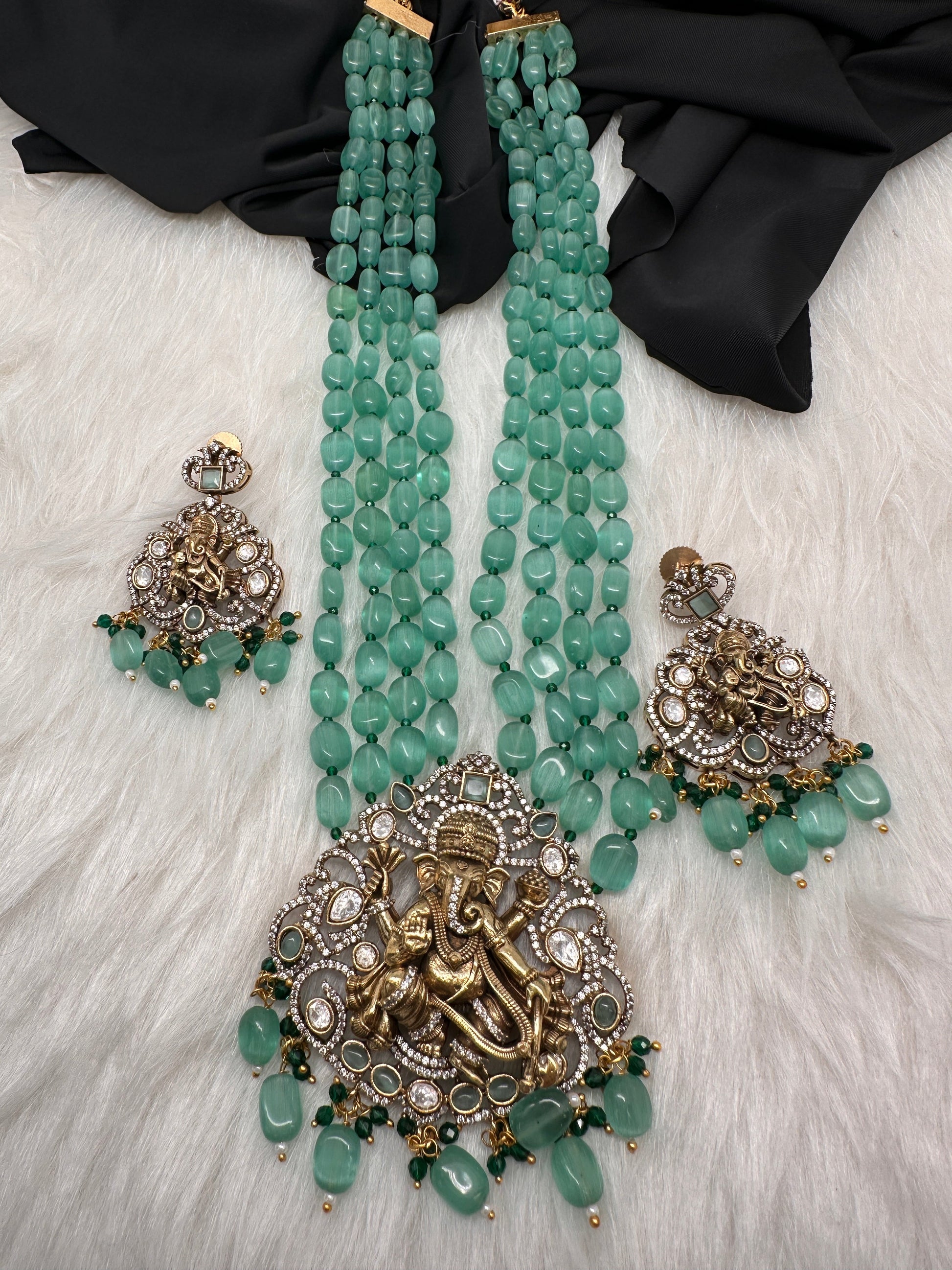 Ganesha Geru Finish Monalisa Beads Necklace - LightGreen