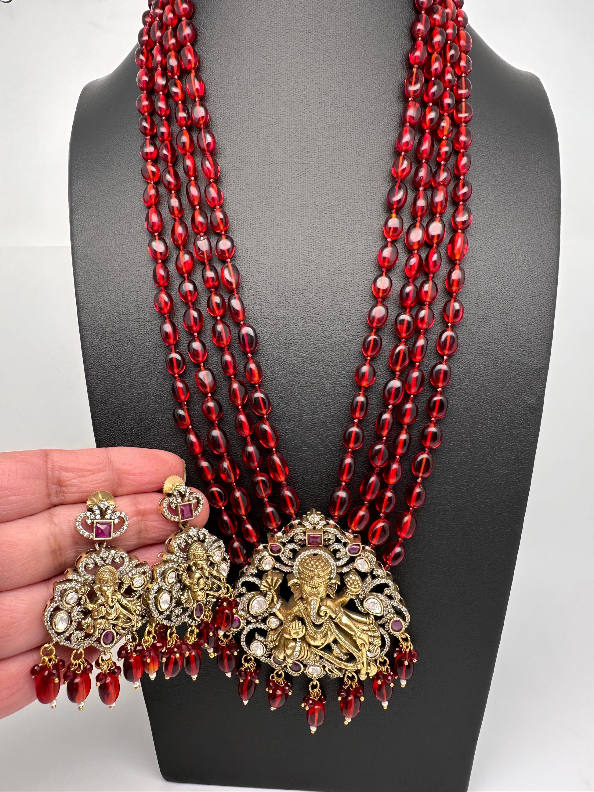 Ganesha Geru Finish Monalisa Beads Necklace - Red
