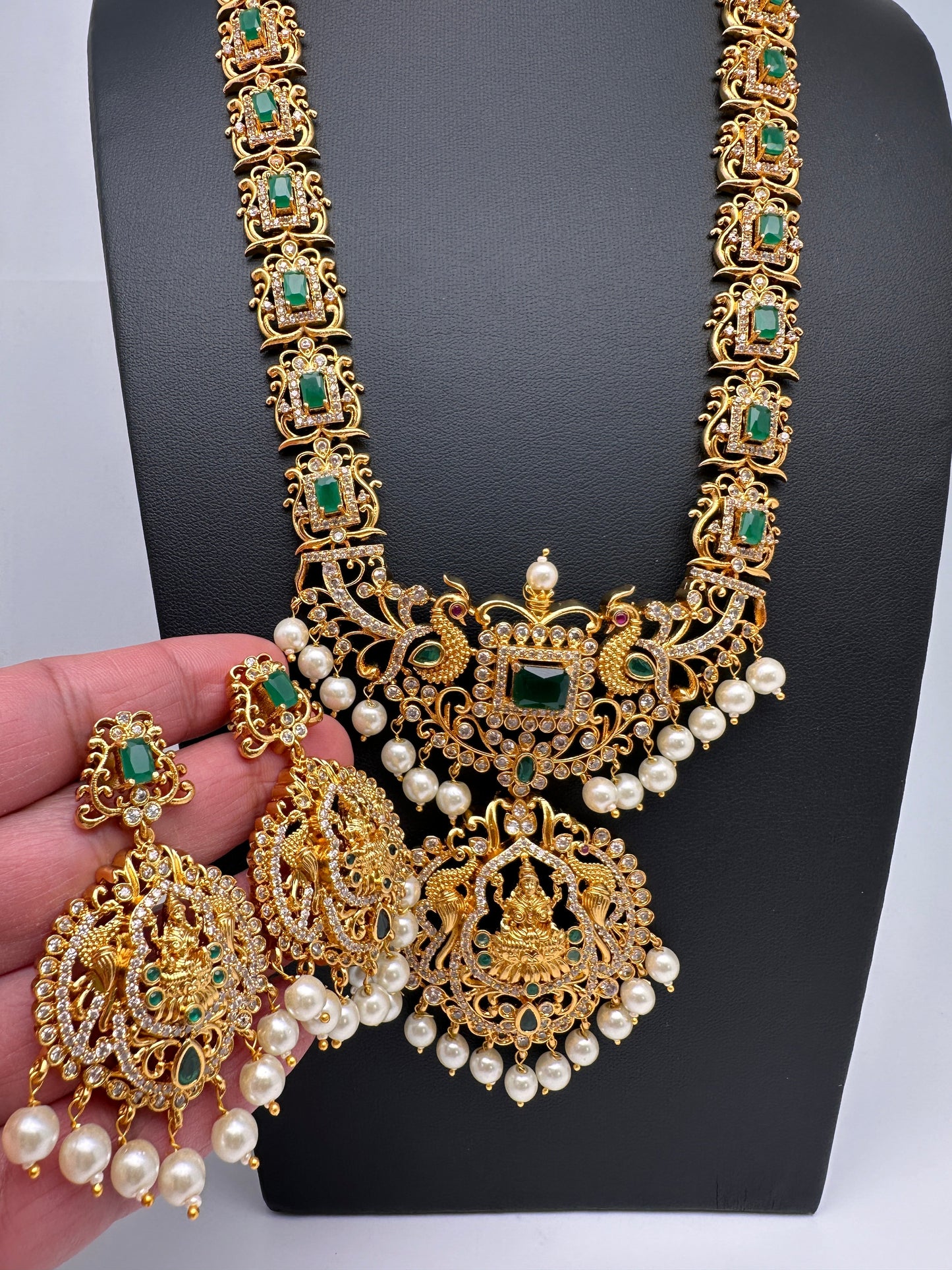 Goddess Lakshmi Green Stone Pearls Matte Finish Necklace - Green