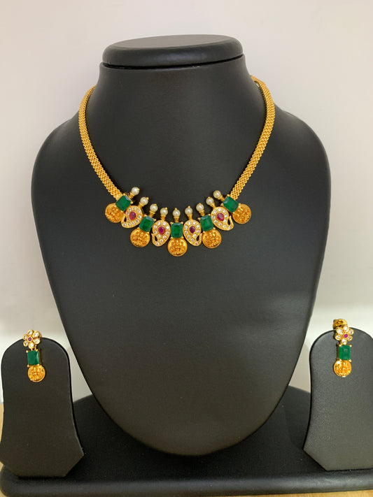 Goddess Lakshmi Mango Pattern Short Necklace
