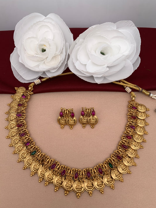 Goddess Lakshmi Kasa Short Necklace Set
