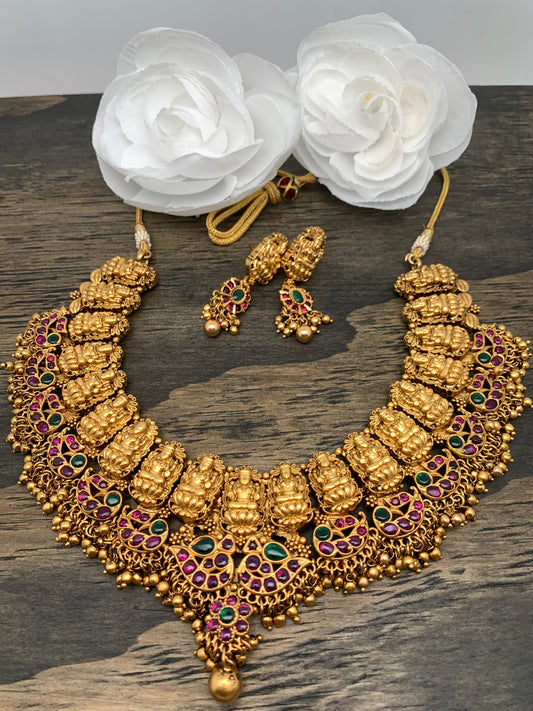 Goddess Lakshmi Red Green Kemp Short Necklace Set