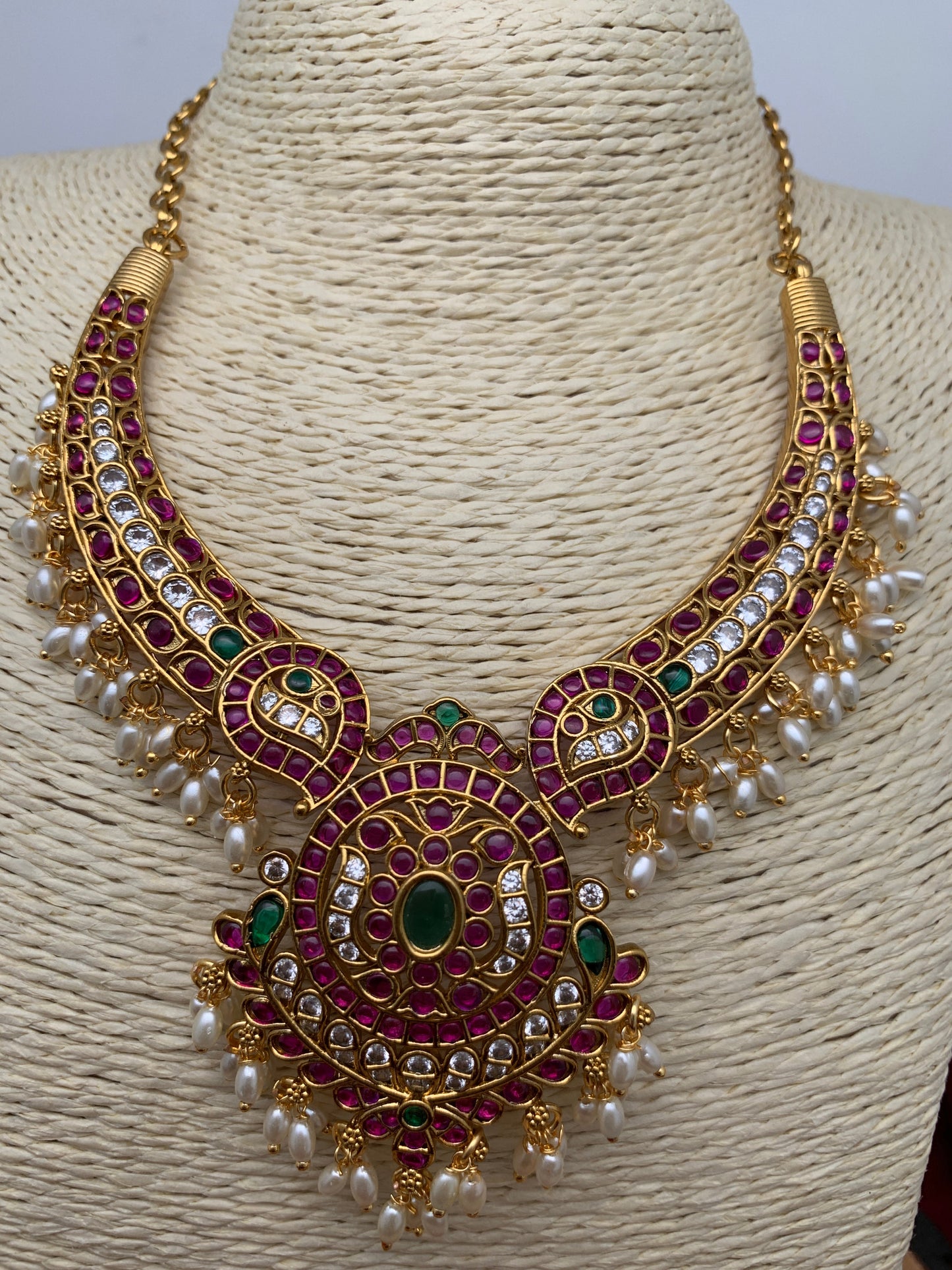 Multi Color Kemp Mango Pattern Short Neckline Necklace