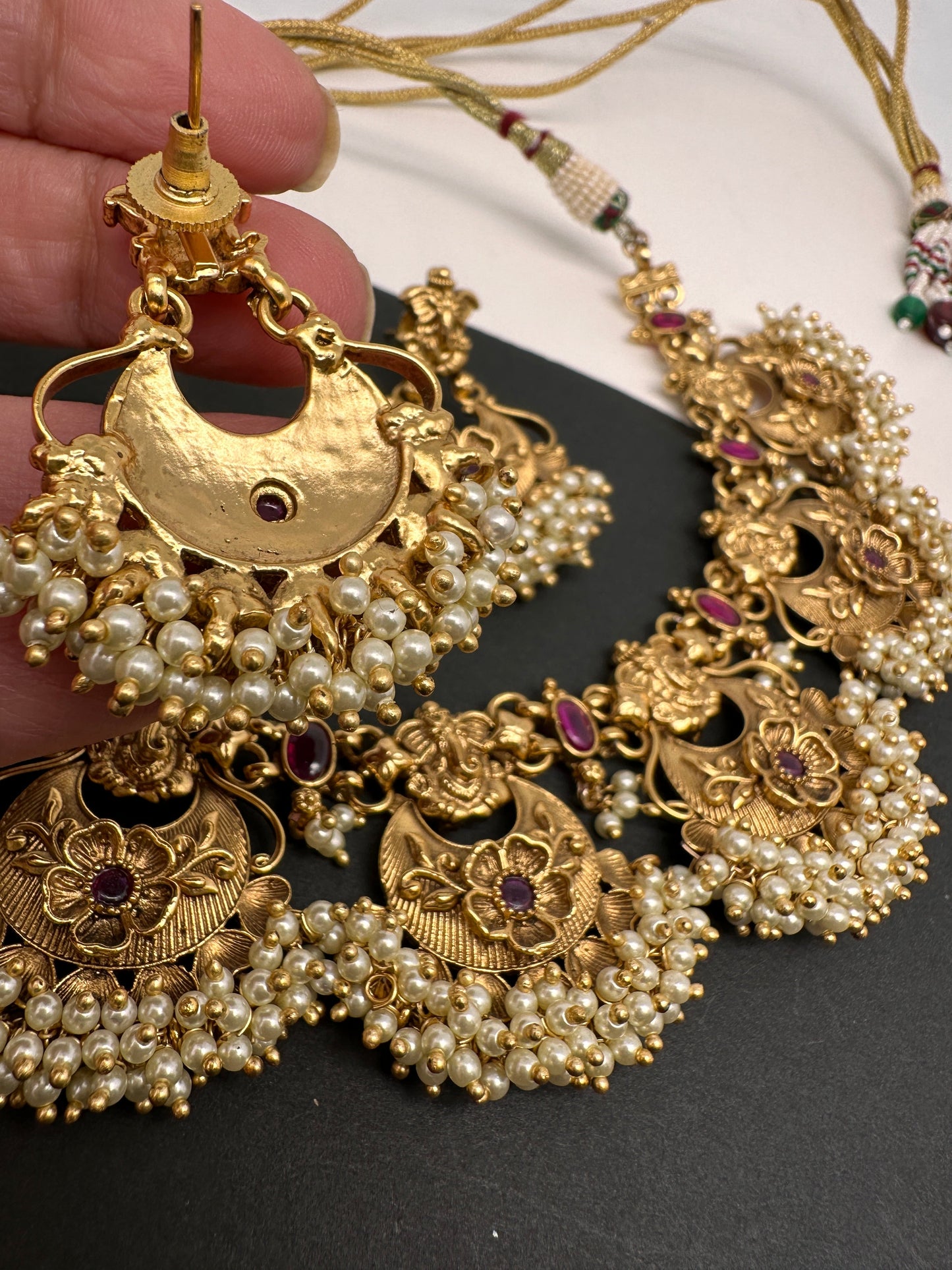 Lord Ganesha Red Kemp Cluster Pearls Neckline Necklace