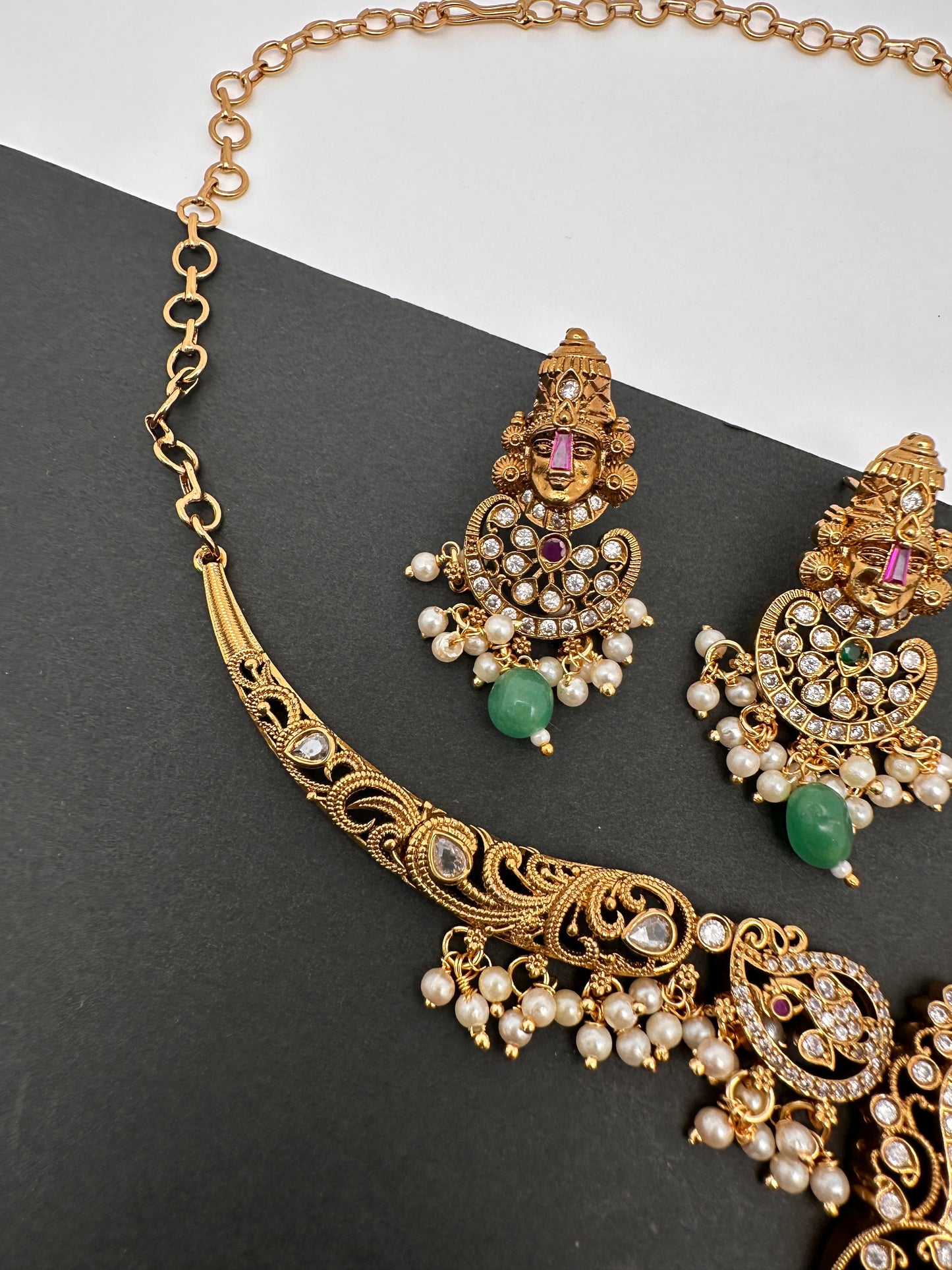 Venkatesh Balaji Green beads Matte Kanthi Necklace