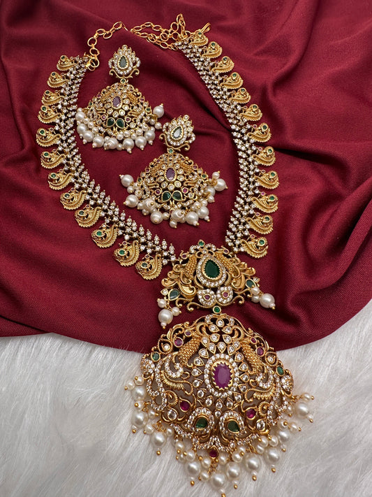 Matte Peacock Links Short Necklace
