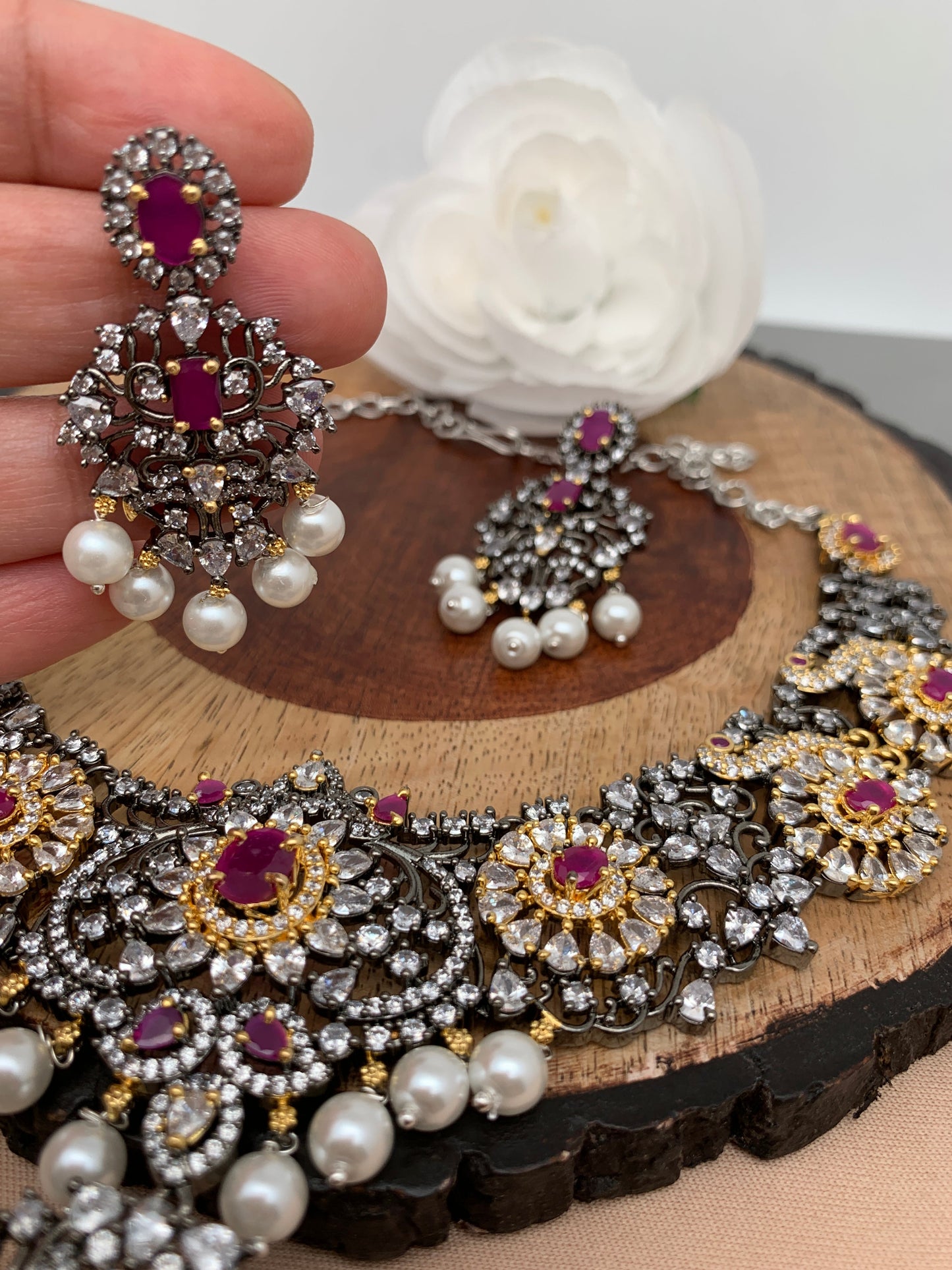 AD Red Stone Floral Pattern Victorian Finish Stiff Neckalce