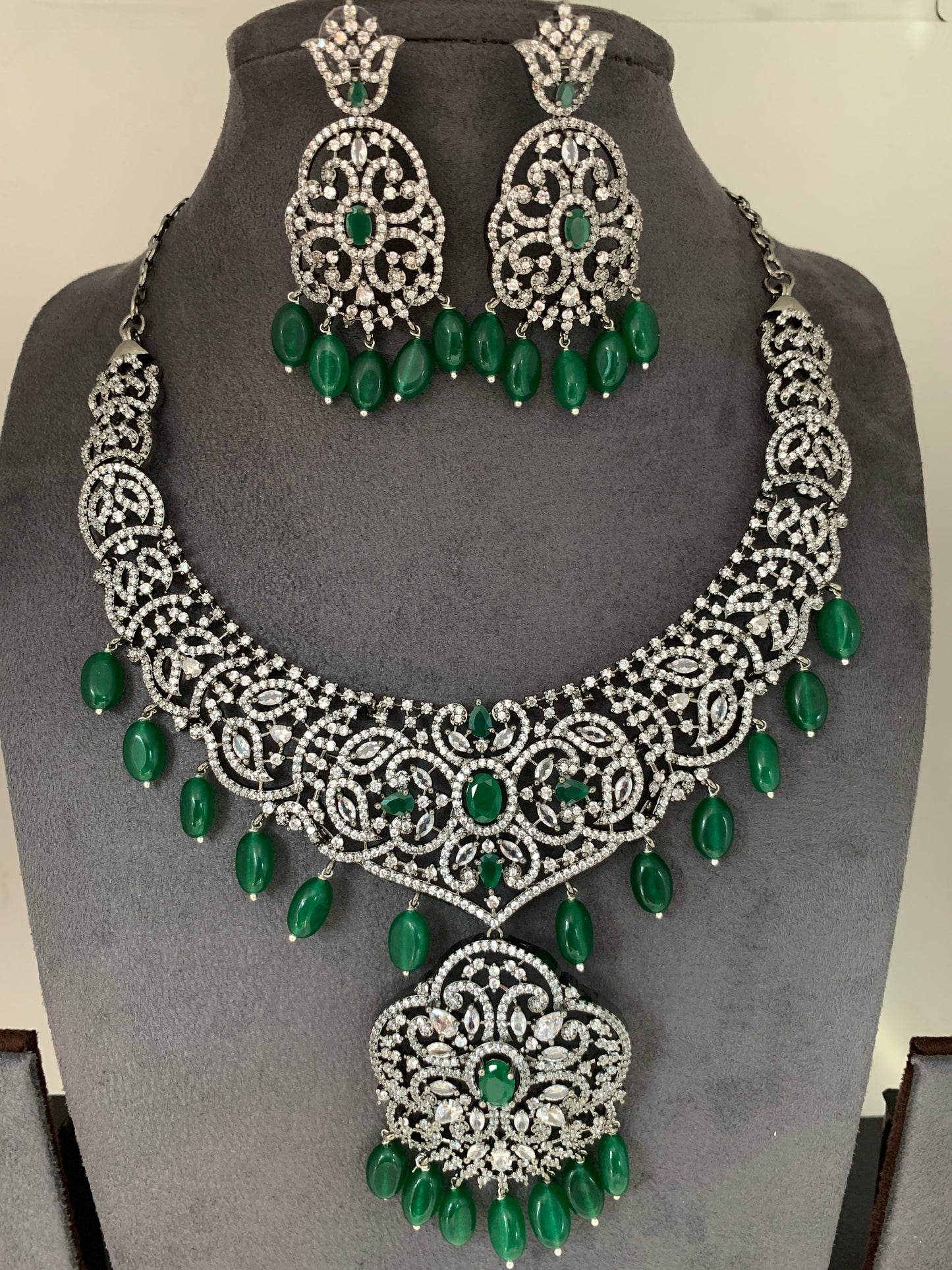 AD Green Stone Green Beads Victorian Finish Stiff Neckline Neckalce