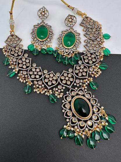 Victorian Finish AD Color Stone Short Necklace - Green